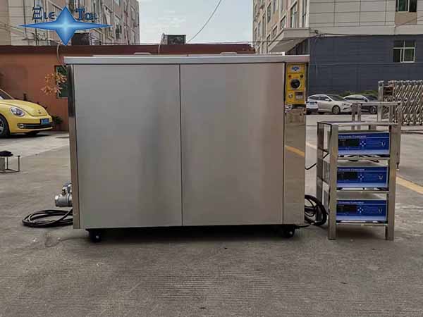 超聲波清洗設(shè)備為什么能延長注塑模具的壽命? 超聲波清洗機